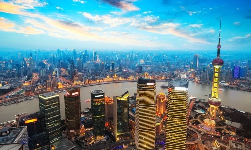 港媒文章《美國唱衰中國經濟，是“矮個嘲笑高個”》（環球網）